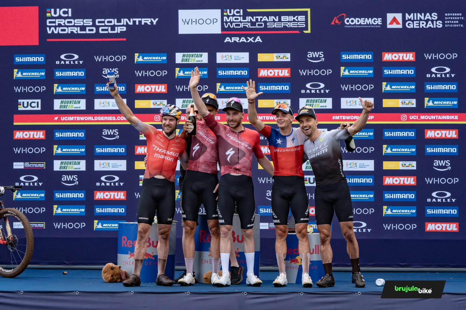 Claim on the podium in Araxá: Schurter and Forster stormed the awards ceremony and the broadcast was "interrupted"