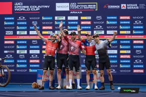 Claim on the podium in Araxá: Schurter and Forster stormed the awards ceremony and the broadcast was "interrupted"