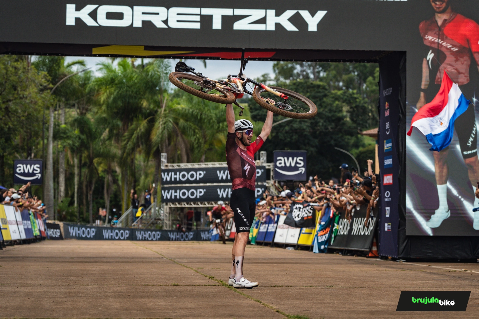 Specialized dominates the World Cup in Araxá with Koretzky, Blevins and Vidaurre