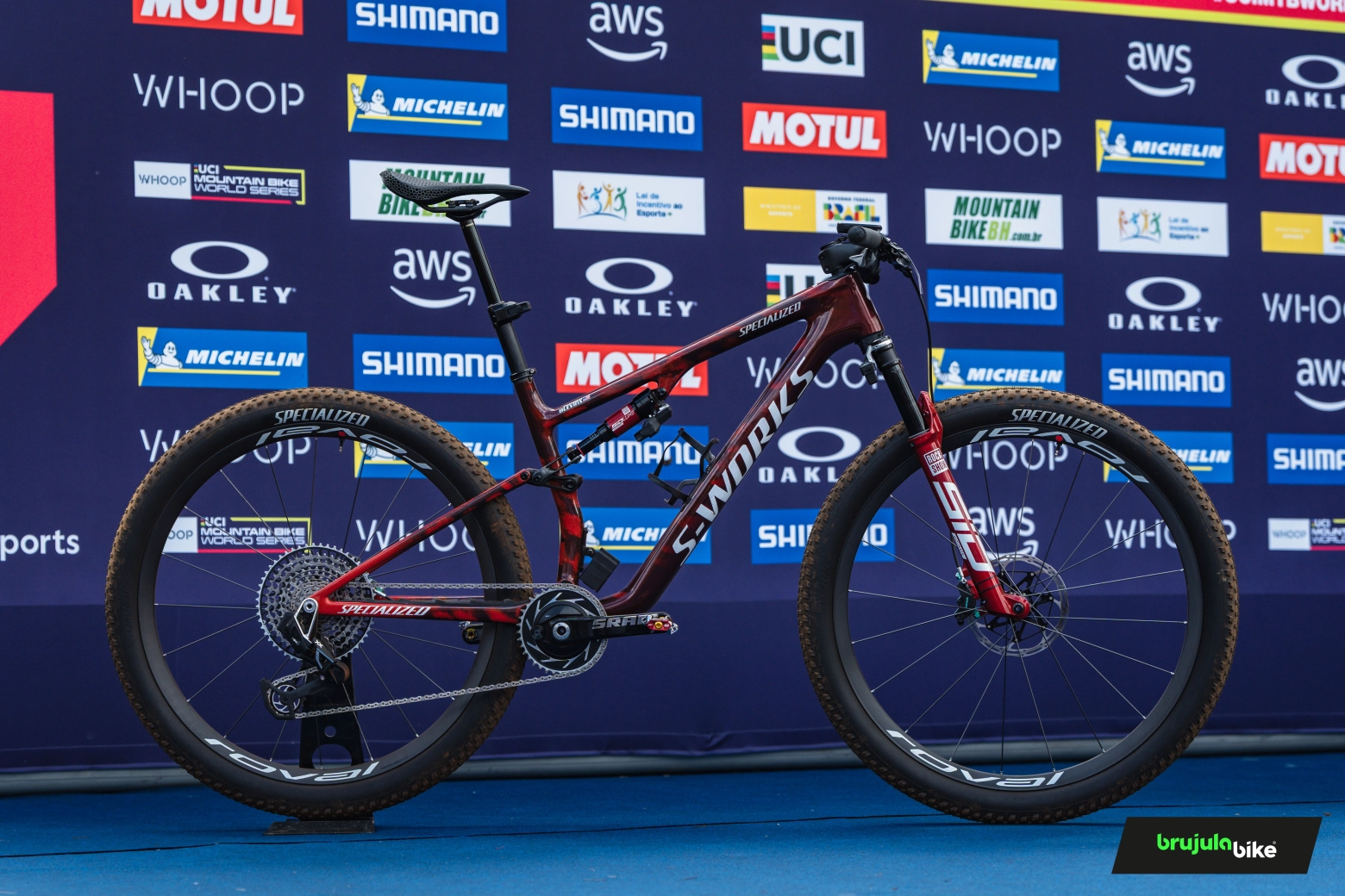 The Electric Red color arrives to RockShox suspensions