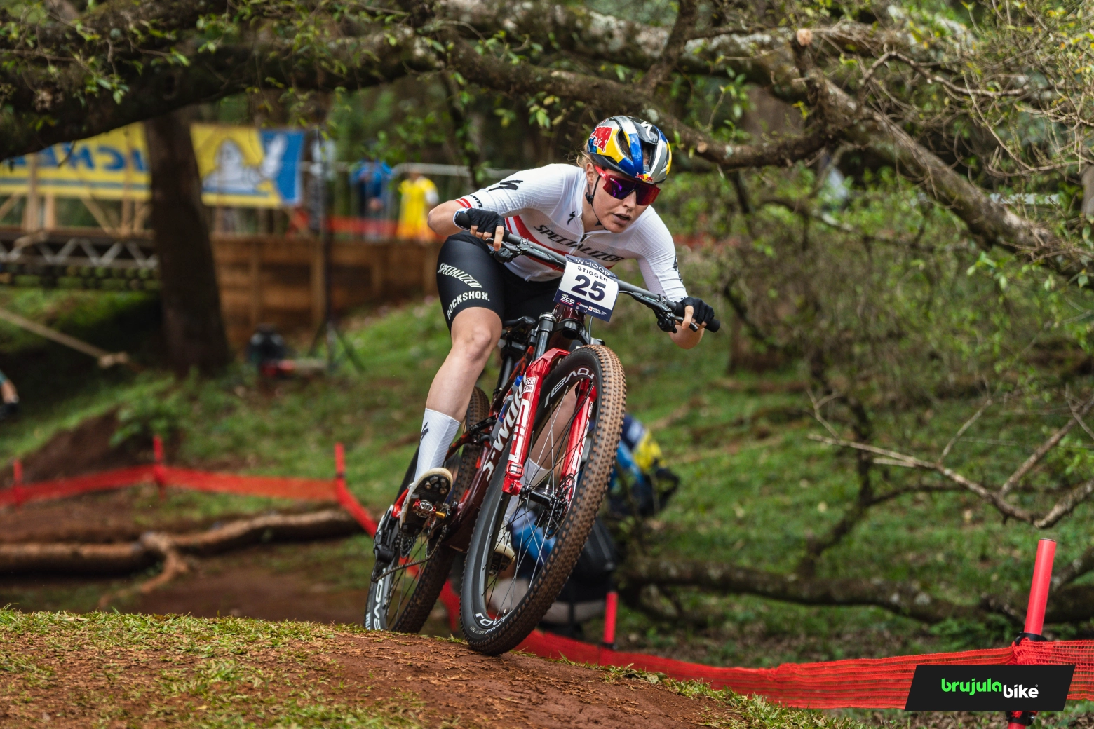 The Electric Red color arrives to RockShox suspensions