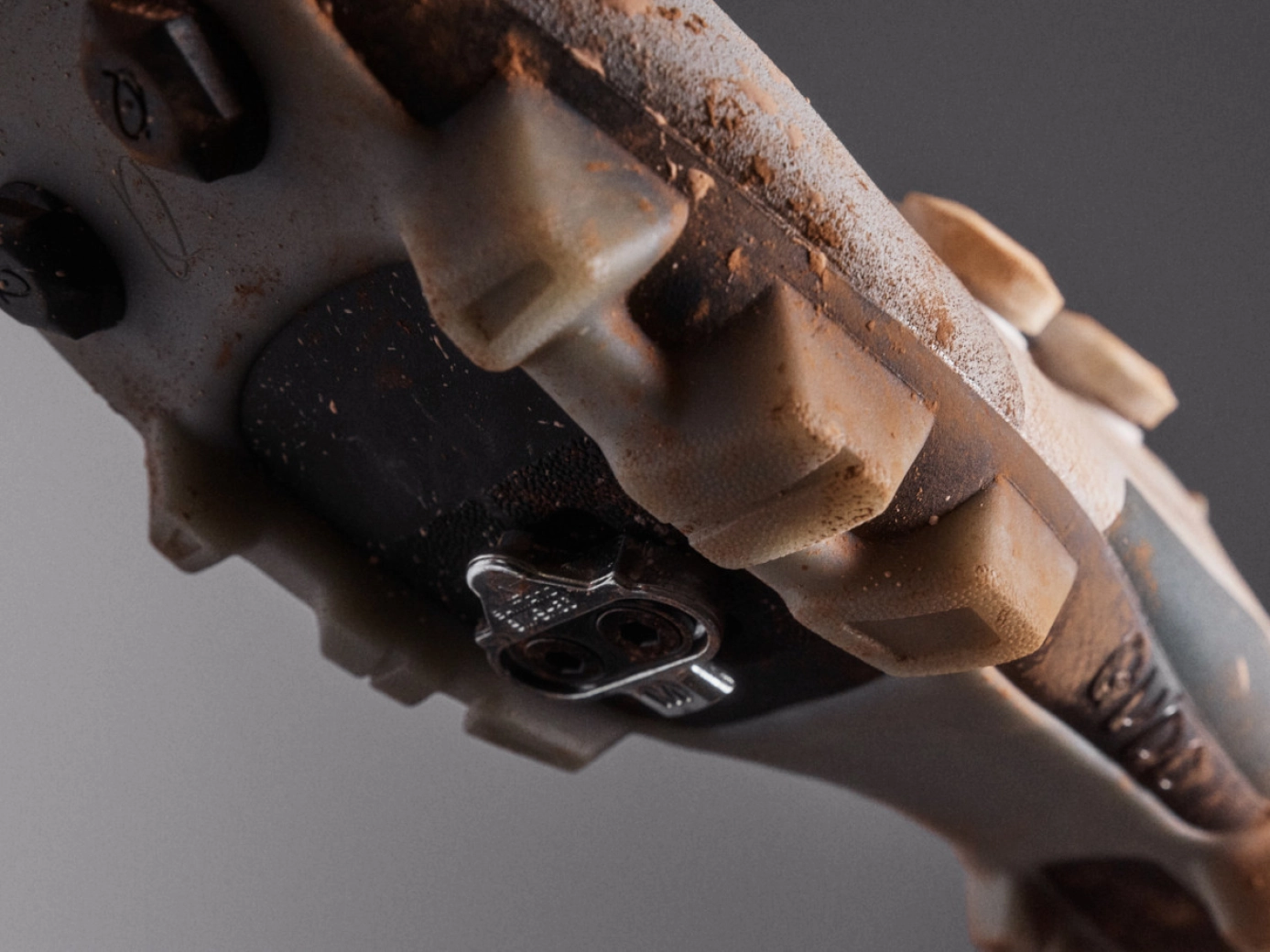 MAAP e QUOC se unem com estes tênis edição limitada