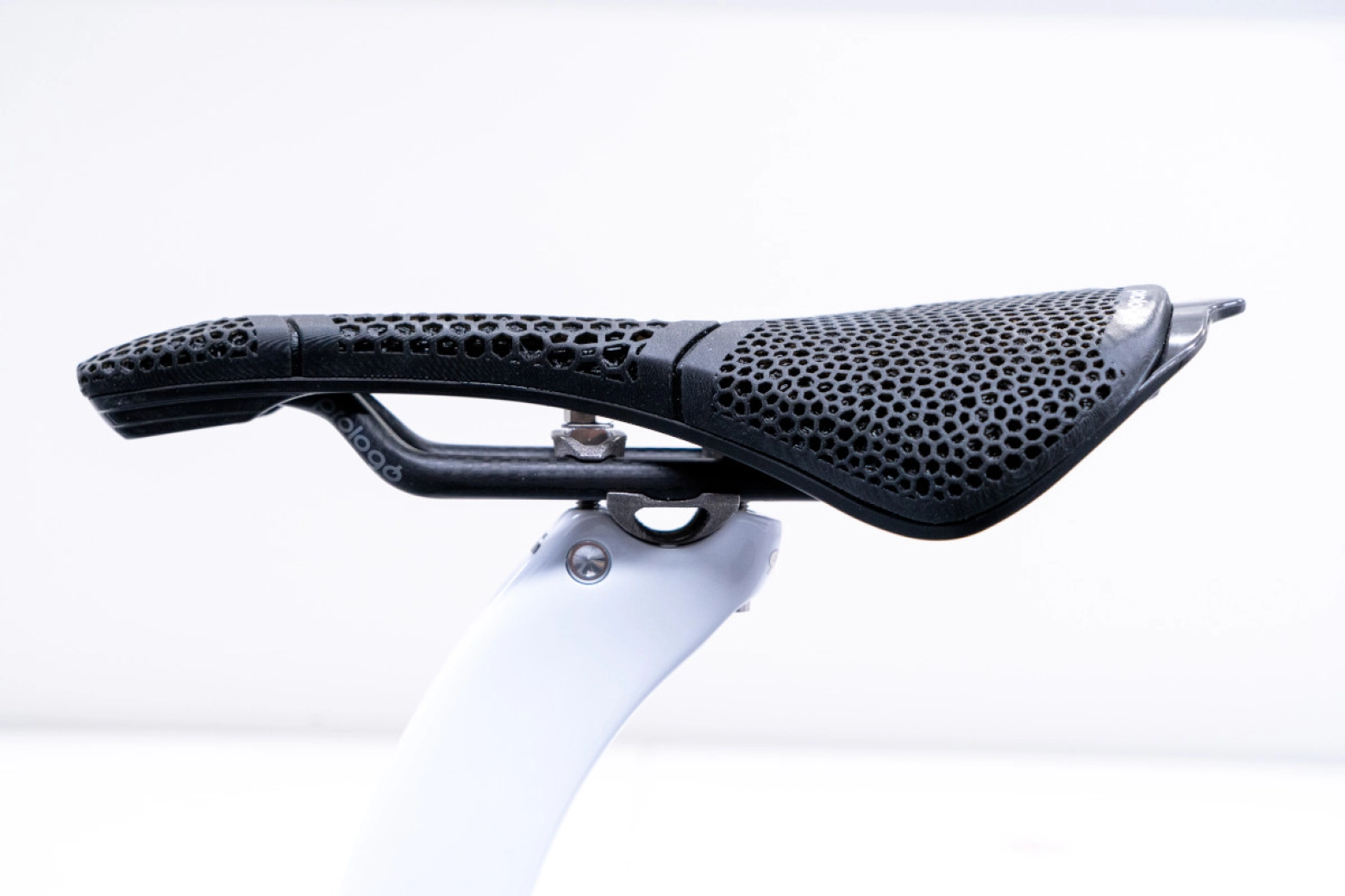 Prologo brings 3D printing technology to their Scratch saddle as well.