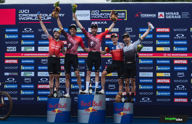 A Copa do Mundo cede e haverá um pódio de 5 apenas para a foto e não será retransmitido