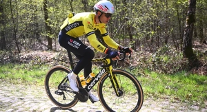 Système d'auto-gonflage et monoplateau pour Van Aert à Roubaix