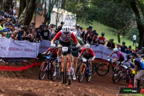 Evie Richards wins the second Short Track of the season in Araxá