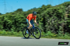 El nuevo maillot Gobik CX SOLID con tejido EVOFLEX es una de las prendas más recomendables de esta temporada