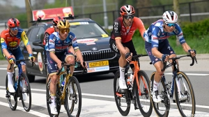Neither Evenepoel nor Pogacar. Mattias Skjelmose wins the Amstel Gold Race on the same finish line