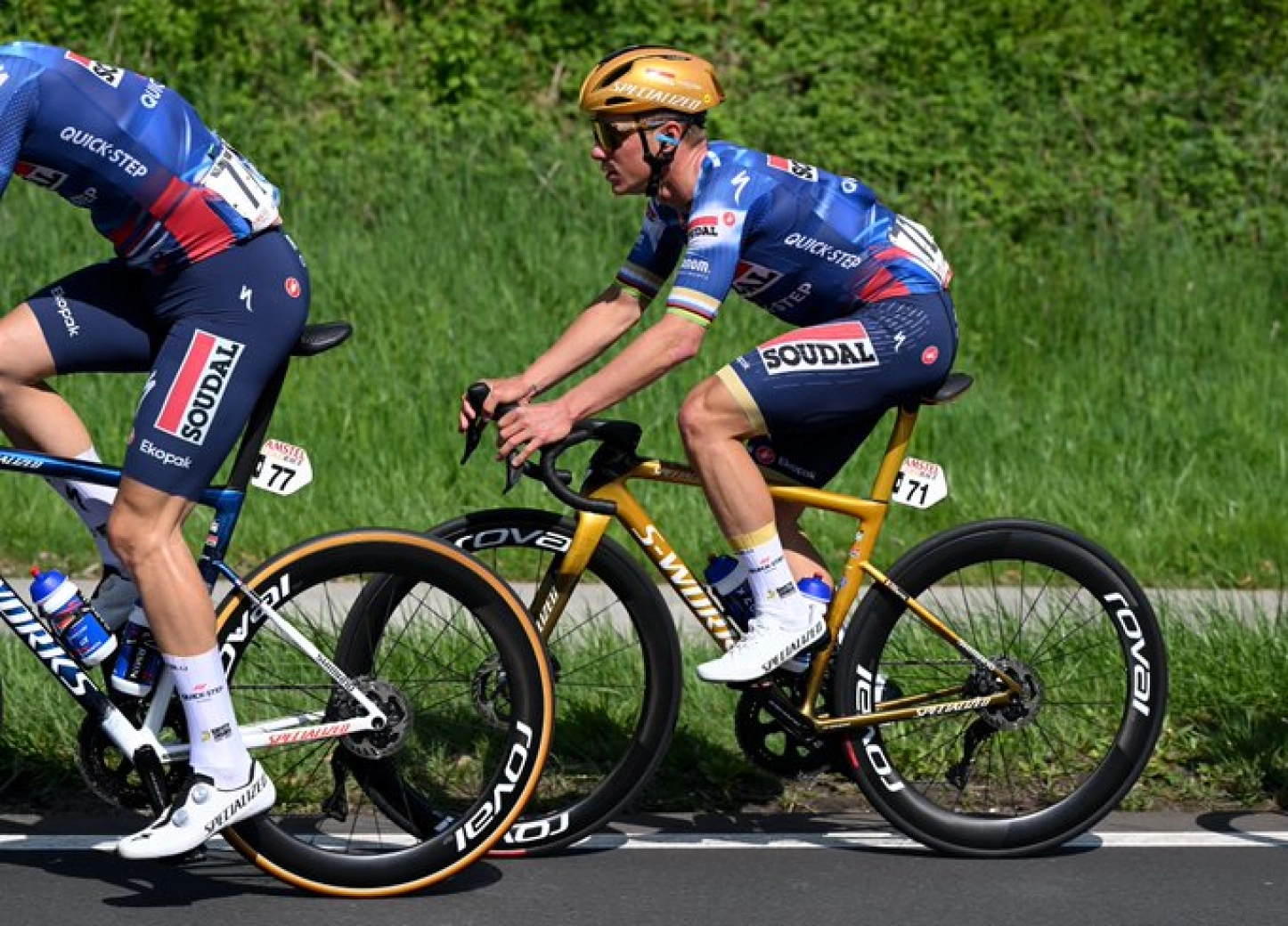 Neither Evenepoel nor Pogacar. Mattias Skjelmose wins the Amstel Gold Race on the same finish line