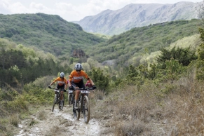 The Cannondale ISB Sport and the Buff Megamo dominate and win the 4Islands Epic 2025