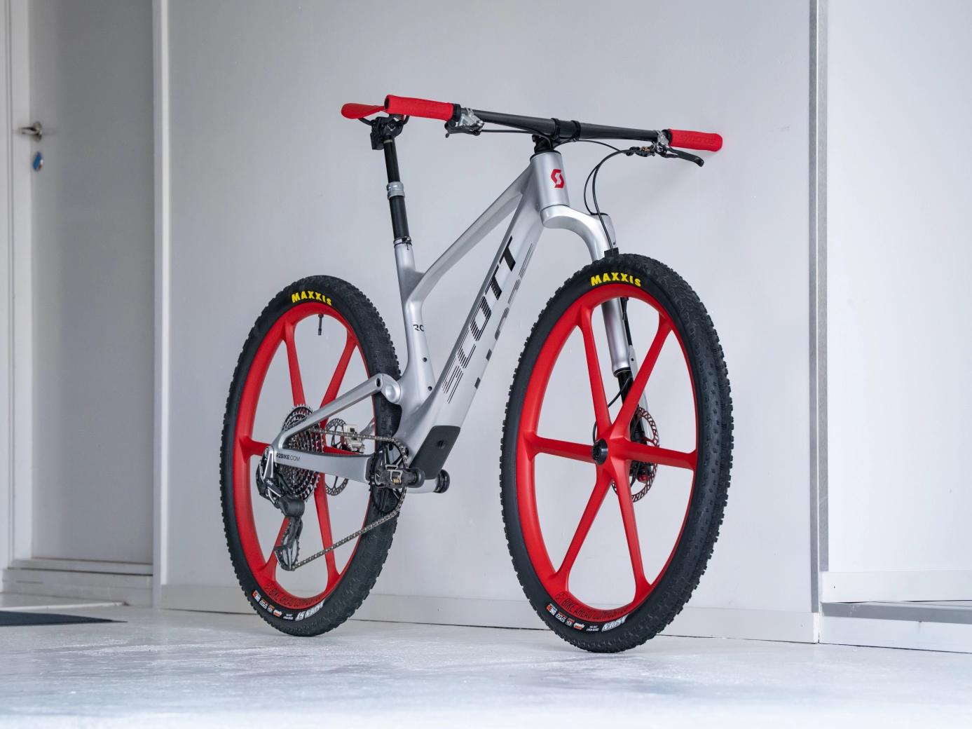 A SCOTT Spark with a Lefty fork? Only Dangerholm could be behind something like that