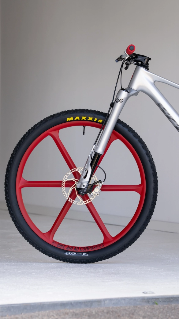 A SCOTT Spark with a Lefty fork? Only Dangerholm could be behind something like that