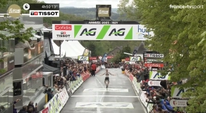 Pogacar drops everyone with a devastating attack in Huy and wins the 2025 Fleche Wallonne