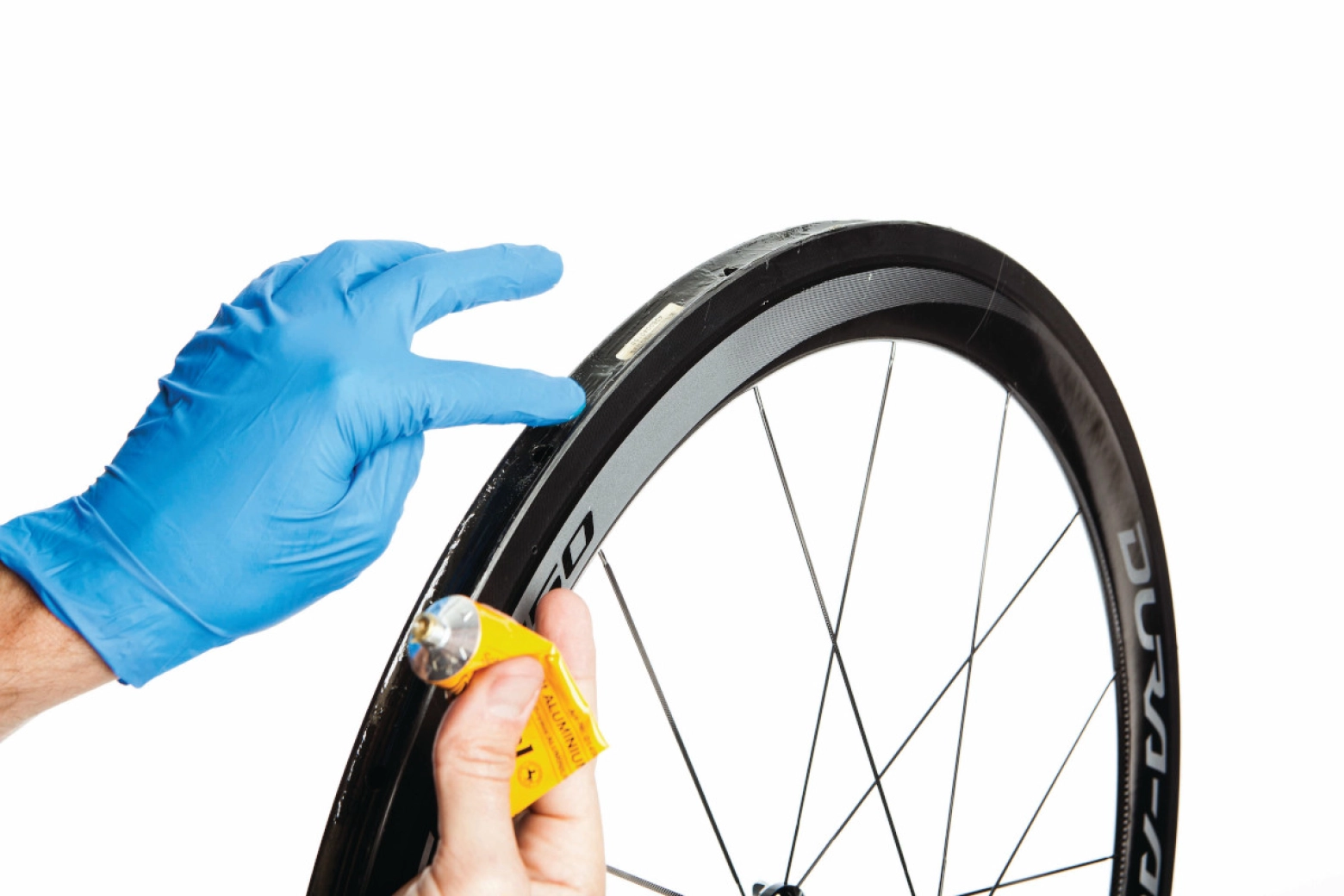 Why did Visma glue their tubeless tires as if they were tubulars?