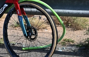 Why did Visma glue their tubeless tires as if they were tubulars?