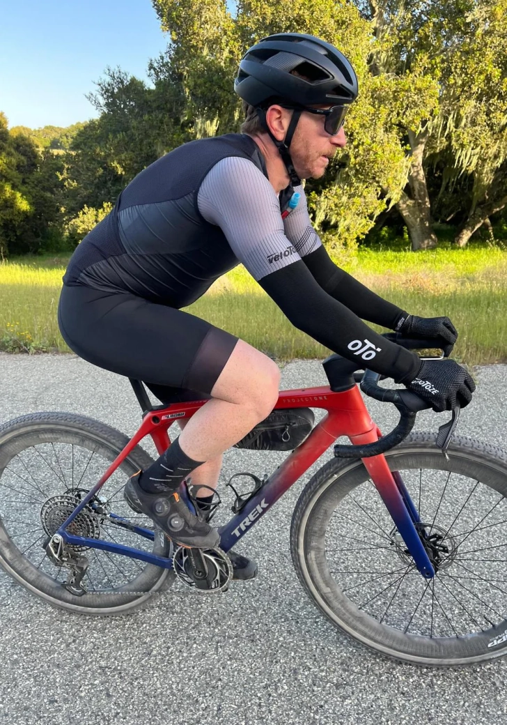 Esta camiseta quer acabar com as mochilas de hidratação