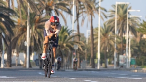 Cameron Wurf tomó 28 geles en 4 horas para volar en bici ¿dónde está el limite de los carbohidratos por hora?