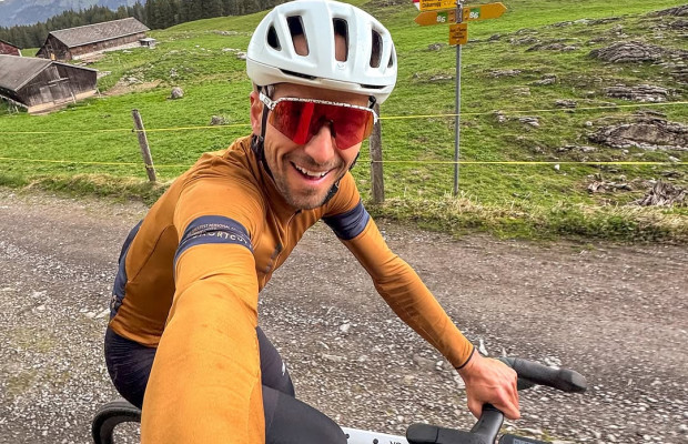 Nino Schurter makes his debut in a gravel bike and asks if he should sign up for any races
