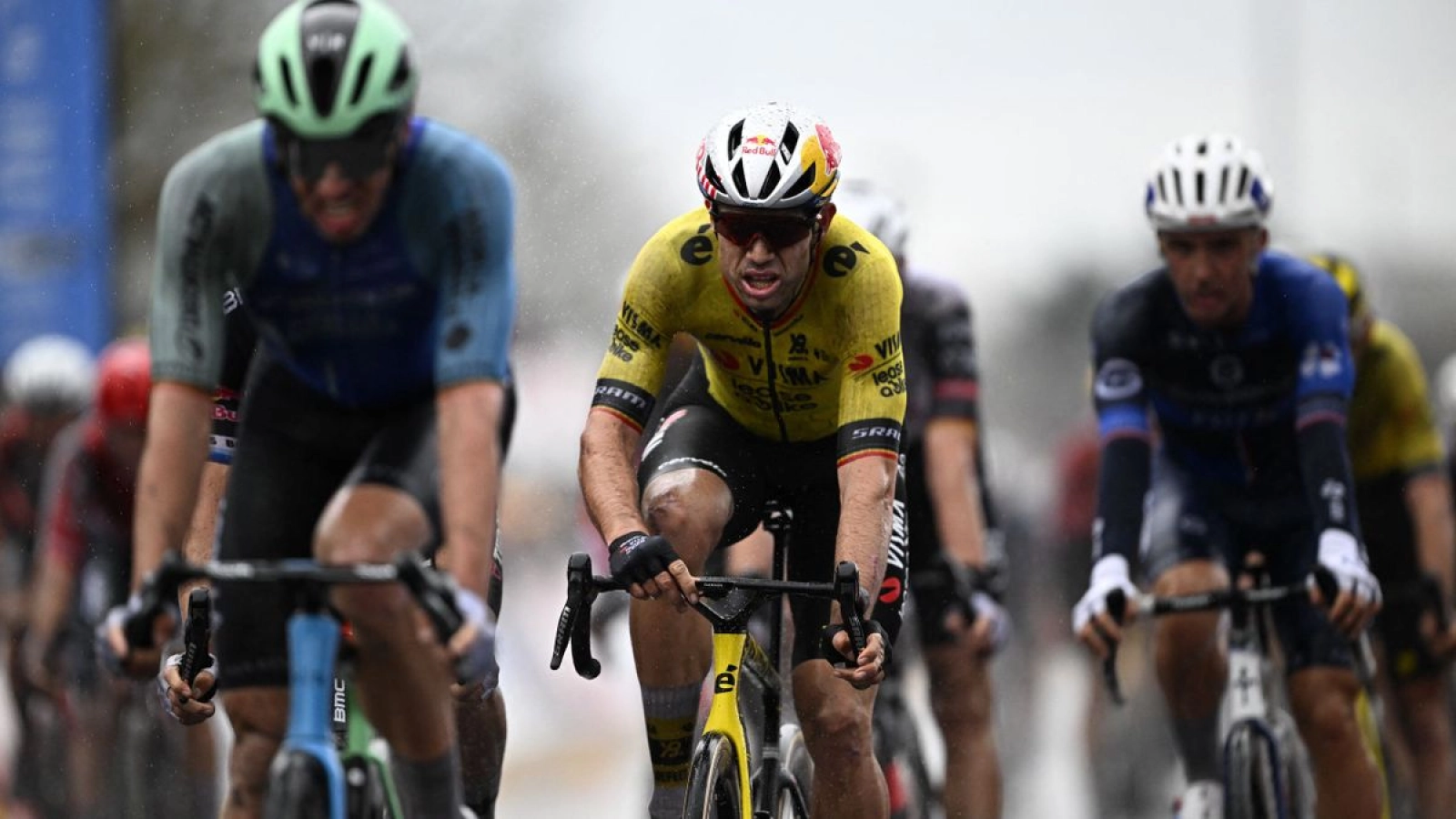 Van Aert states that he was sick last week and distances himself from the dream of wearing the pink jersey in the Giro