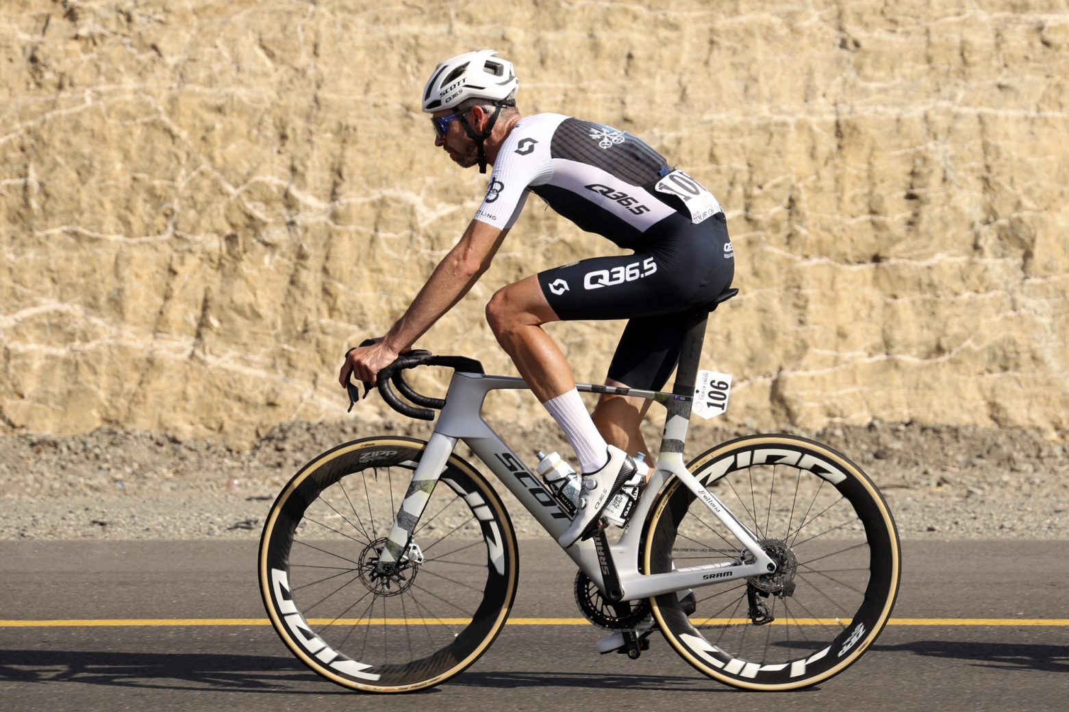 New Q36.5 Unique Pro shoes: handmade carbon fiber sole and direct power in every pedal stroke