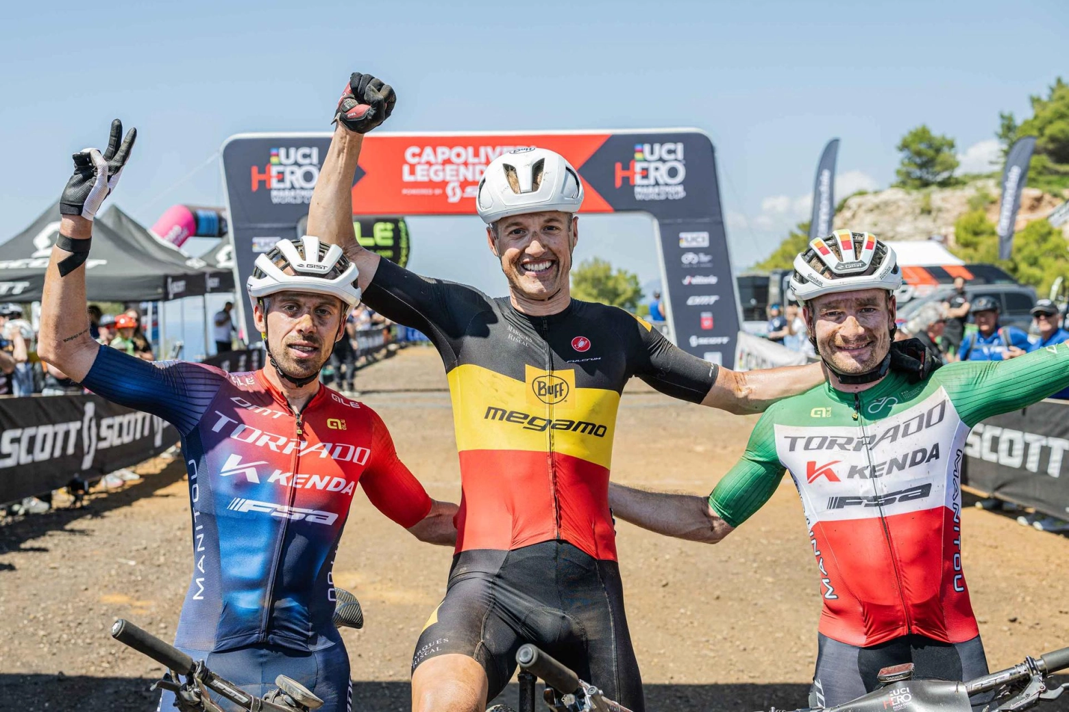 The new XCM World Cup debuts in Capoliveri with victory for Wout Alleman and Rosa Van Doorn