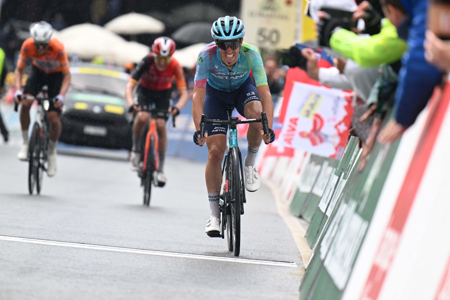 Evitar a Pogacar, bicis chinas o mejorar la alimentación: algunas claves de cómo XDS-Astana ha salido de la zona de descenso