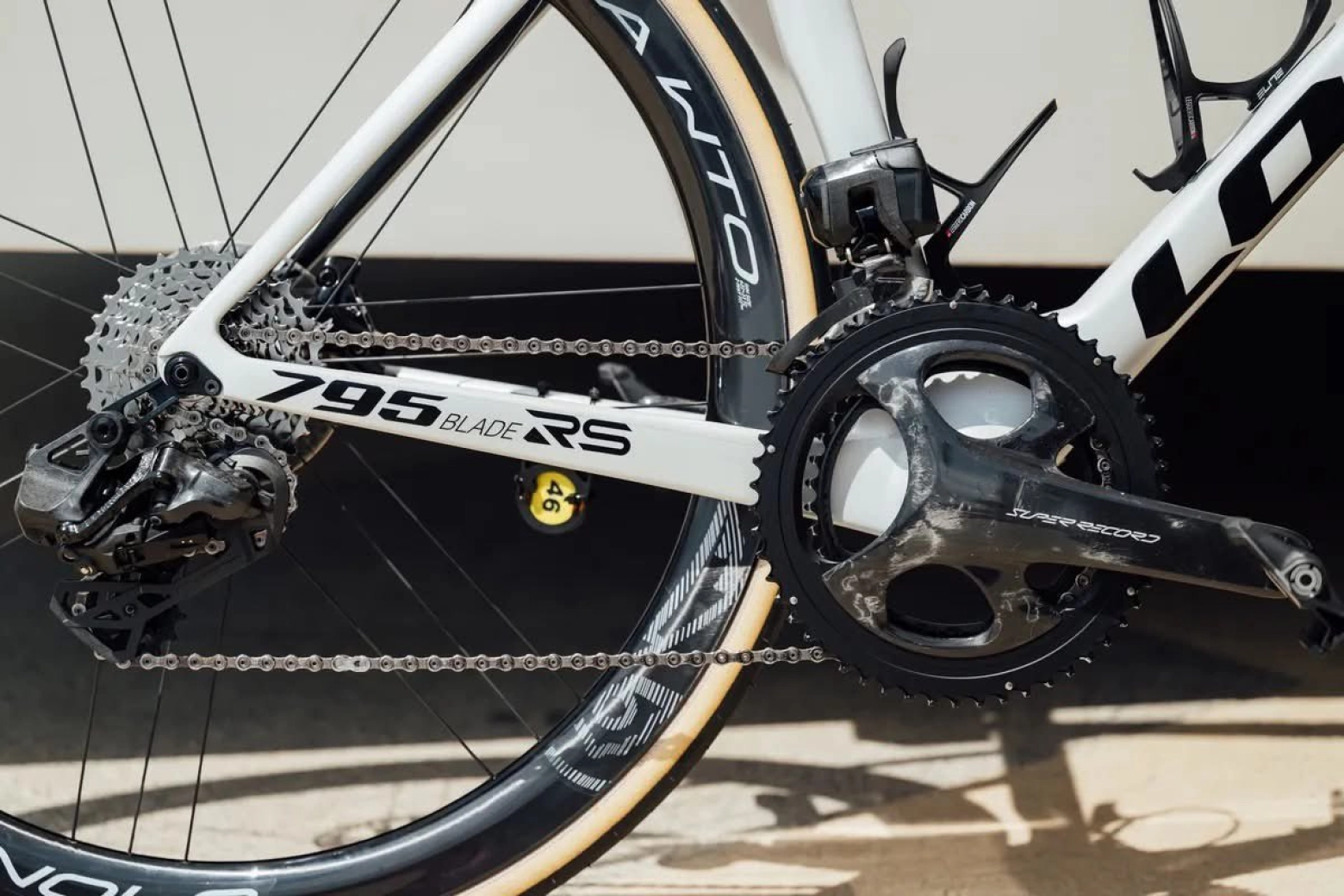 The 13v is about to reach the road with the new electronic group that Campagnolo is testing in competition