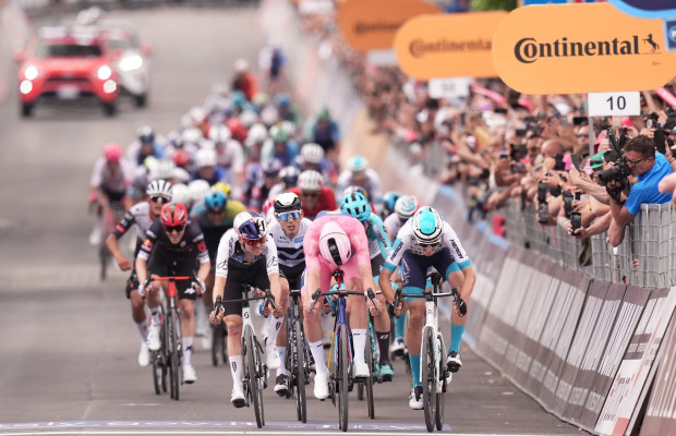 Mads Pedersen takes his third victory in the Giro d'Italia 2025