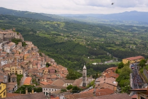 The rain marks stage 6 of the Giro d'Italia in which Kaden Groves won an atypical sprint
