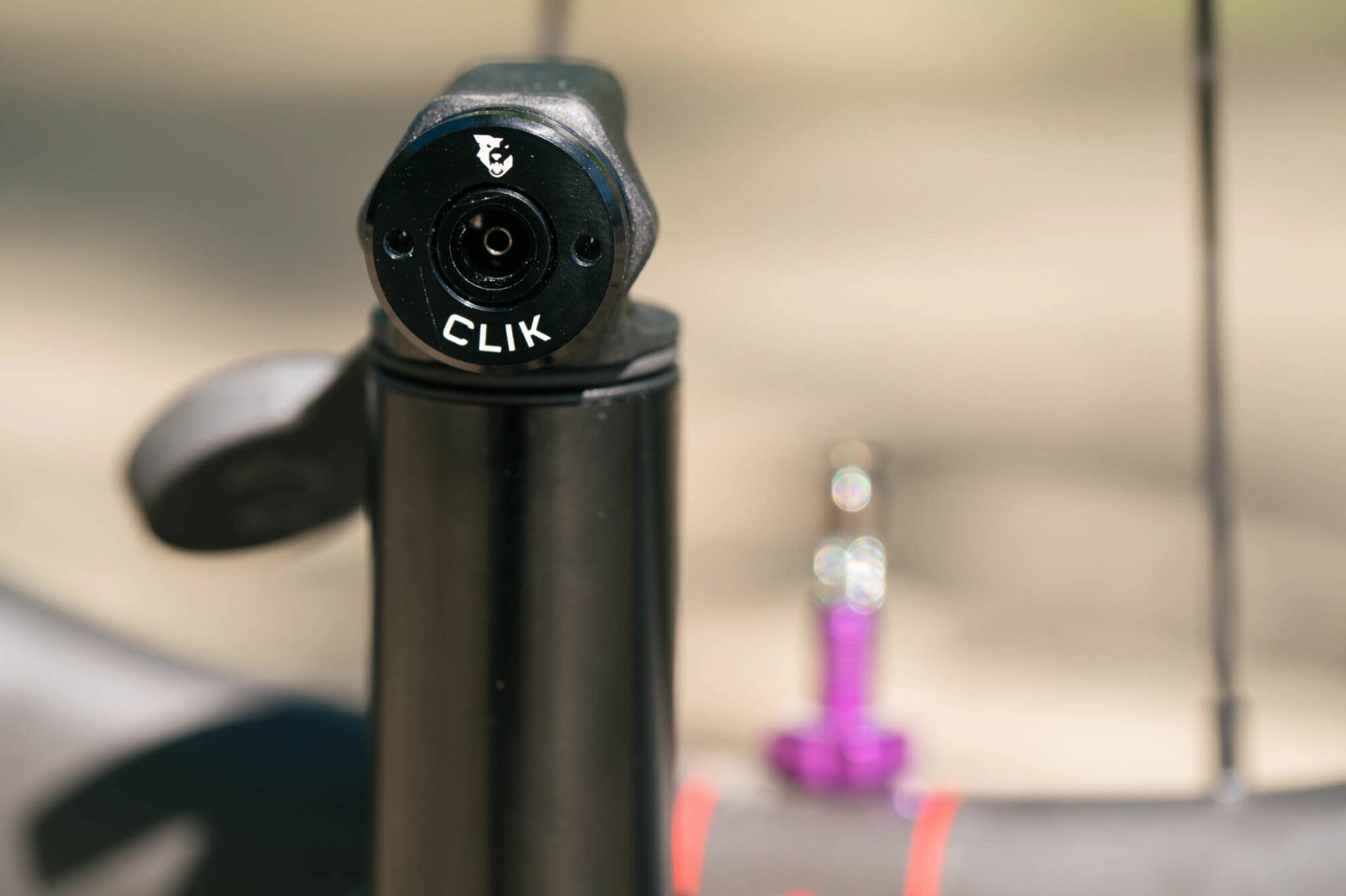 The tubeless inflation revolution begins with this presentation. From click to total change?