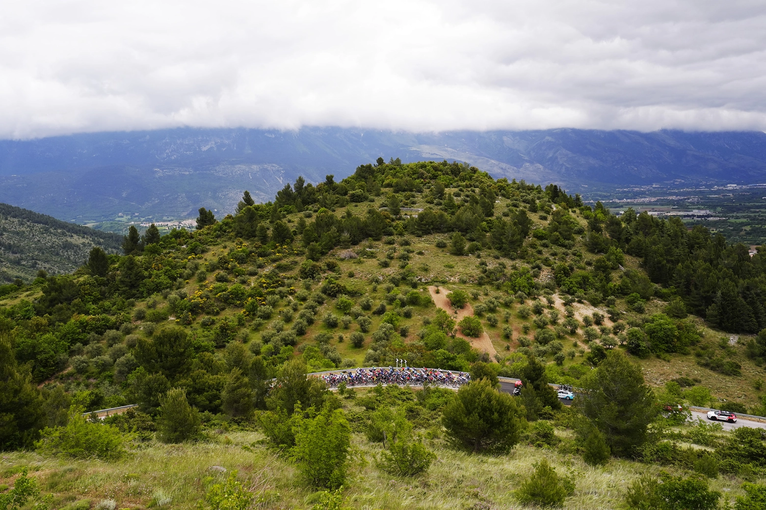 Juan Ayuso beats Primoz Roglic in the first mountain finish of the Giro d'Italia