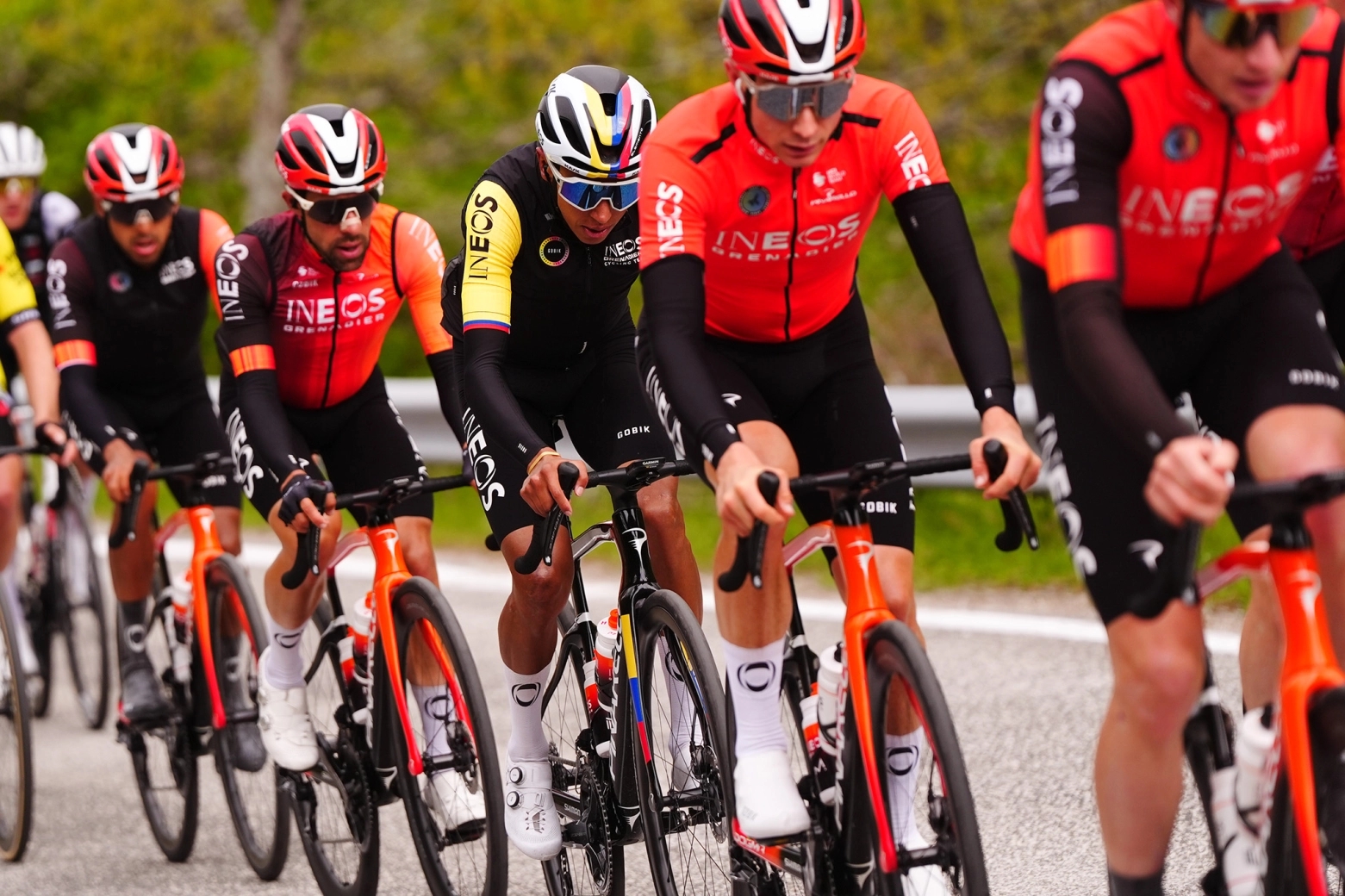 Juan Ayuso beats Primoz Roglic in the first mountain finish of the Giro d'Italia