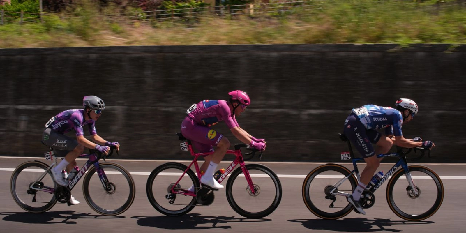 Luke Plapp completes the breakaway in the eighth stage of the Giro d'Italia. Ulissi is the new leader