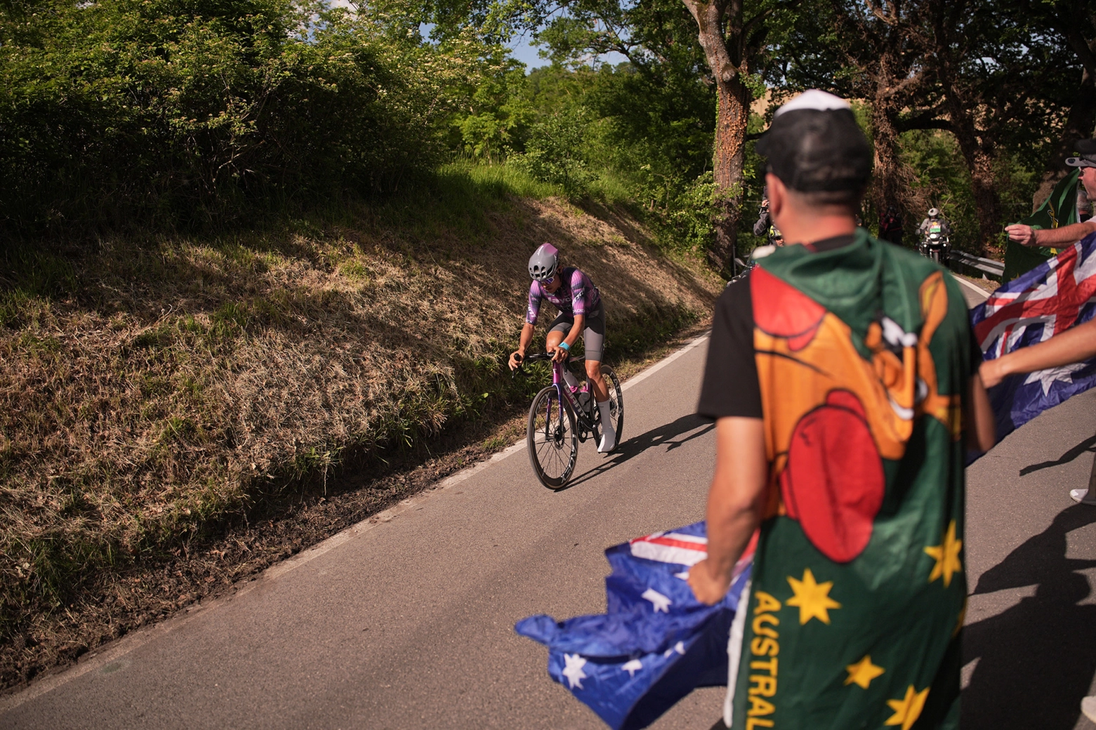 Luke Plapp completes the breakaway in the eighth stage of the Giro d'Italia. Ulissi is the new leader
