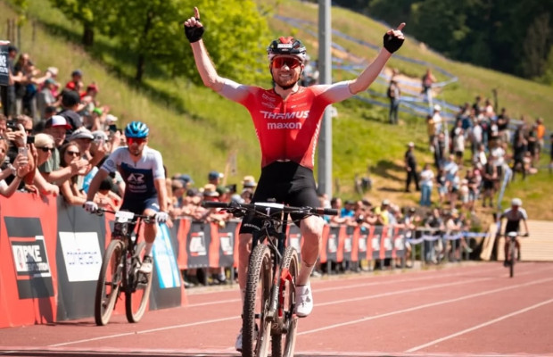 Flückiger vence a Schurter, Keller voa e Henderson brilha no Bike Revolution de Huttwil