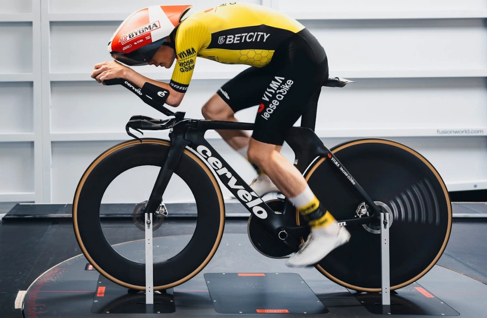 Prologo PREDATOR 01TT: the first integrated aero saddle