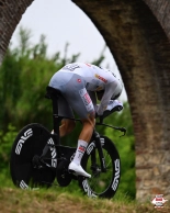 Primoz Roglic and Juan Ayuso are cutting time and tightening the classification of the Giro d'Italia