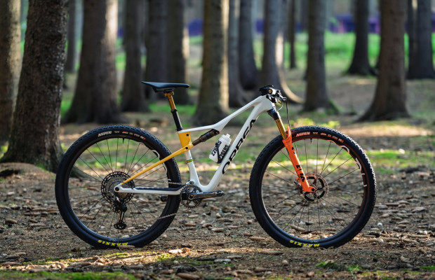 Bec Henderson estreia bicicleta em Nove Mesto