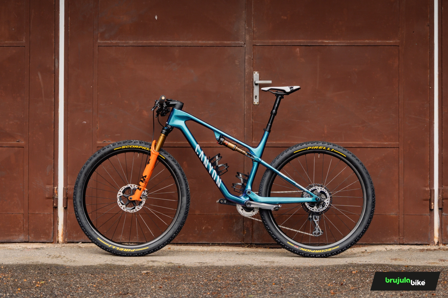 Van der Poel's Canyon Lux World Cup for Nove Mesto in detail