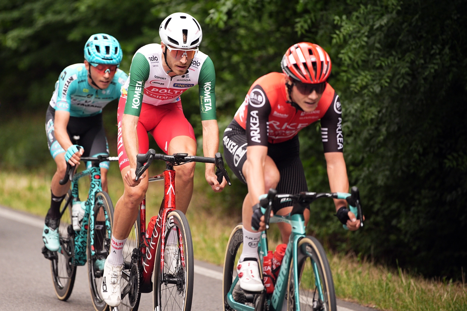 Olav Kooij wins the sprint of the twelfth stage of the Giro d'Italia