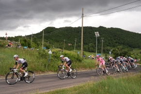 Olav Kooij wins the sprint of the twelfth stage of the Giro d'Italia