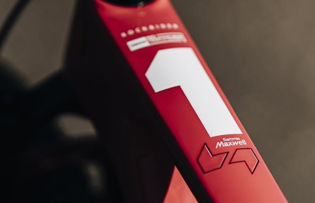 Rockrider presta homenagem à liderança na Copa do Mundo