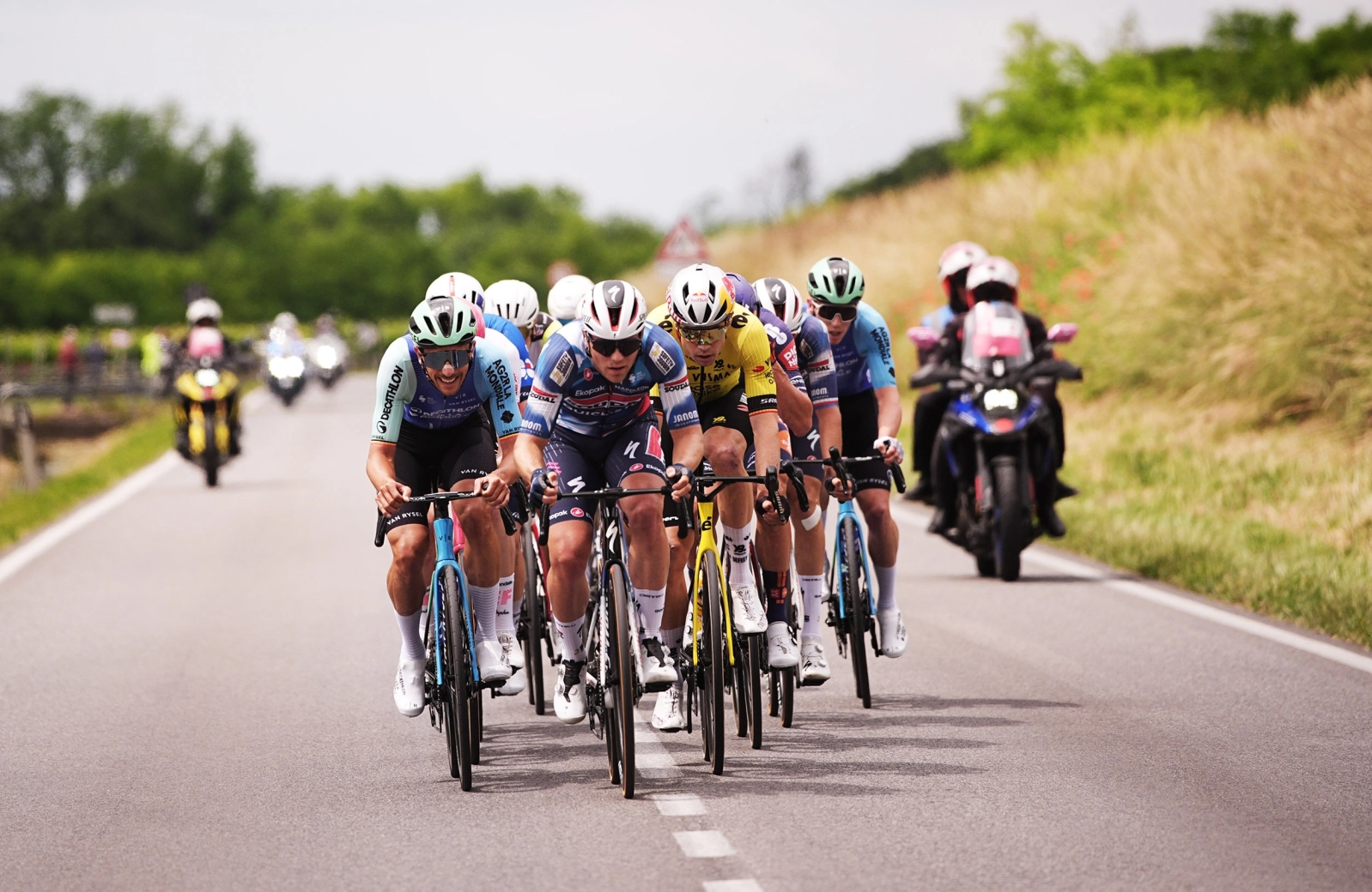 Kasper Asgreen wins a crash-filled stage of the Giro d'Italia that leaves Del Toro even more in the lead