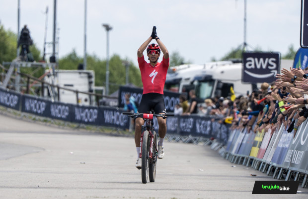 Chris Blevins signs another amazing performance in Nove Mesto and consolidates his dominance in the XCO World Cup 2025