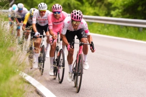 Great victory for Carlos Verona on the day that Primoz Roglic complicates the general classification of the Giro d'Italia