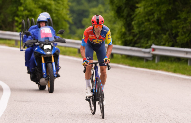 Great victory for Carlos Verona on the day that Primoz Roglic complicates the general classification of the Giro d'Italia