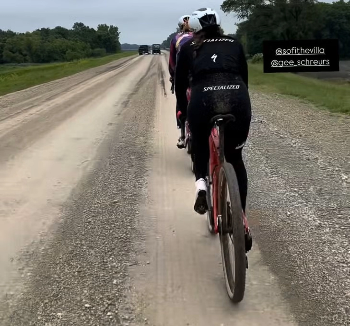 A new Specialized gravel bike has been spotted