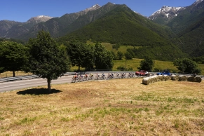 Del Toro is one step away from winning the Giro d'Italia after a very tough stage won by Nicolas Prodhomme