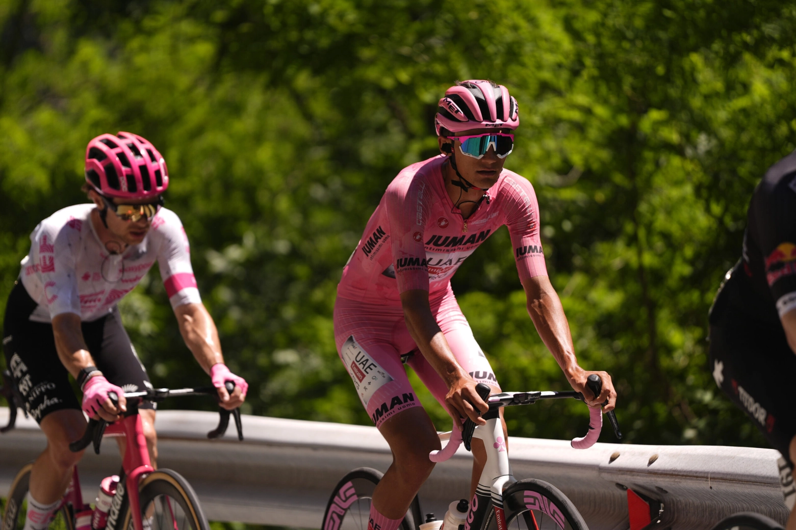 Del Toro is one step away from winning the Giro d'Italia after a very tough stage won by Nicolas Prodhomme