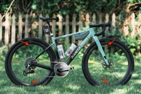 2 valves per wheel, that's the system Santa Cruz used in Unbound Gravel